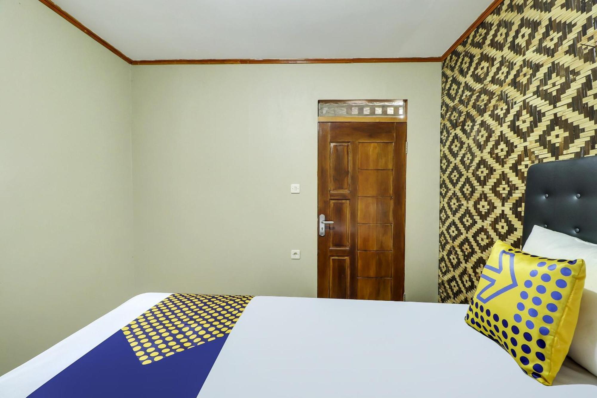 Oyo Homes 90956 Desa Wisata Guranteng Pendjalu Exteriér fotografie