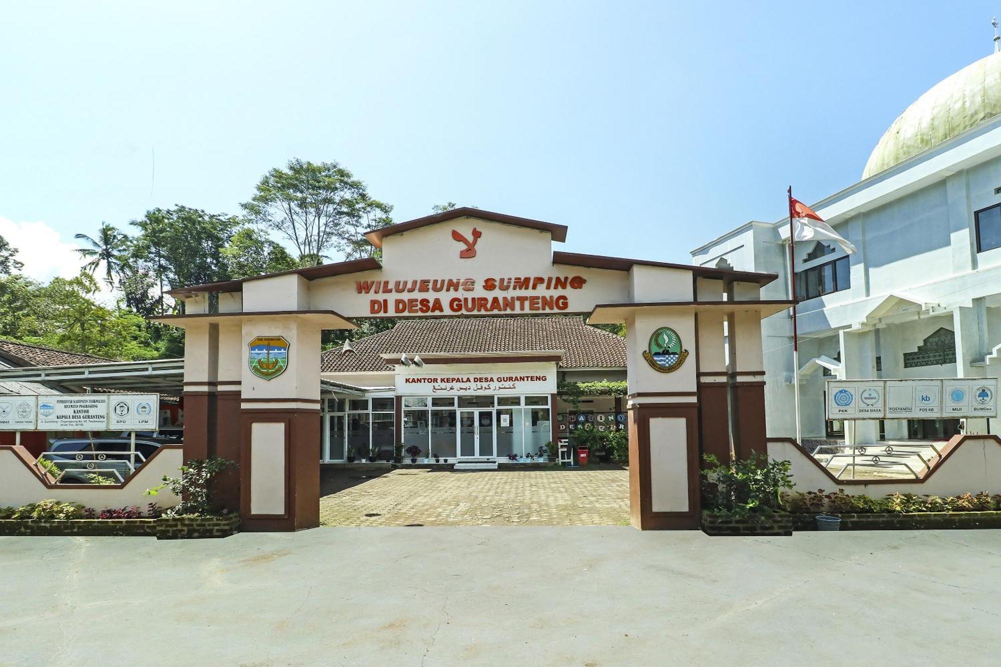 Oyo Homes 90956 Desa Wisata Guranteng Pendjalu Exteriér fotografie