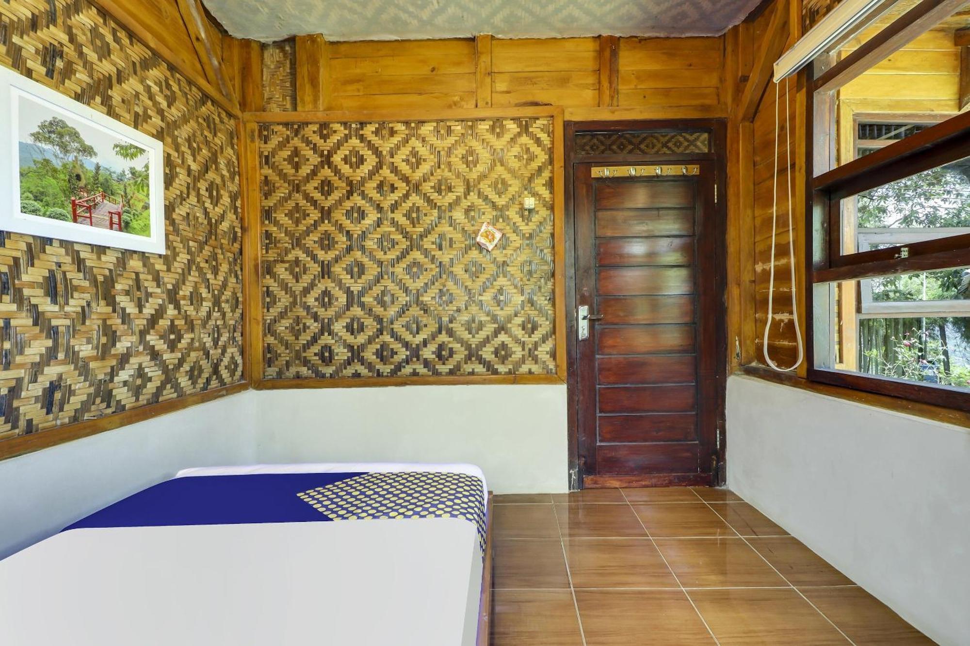 Oyo Homes 90956 Desa Wisata Guranteng Pendjalu Exteriér fotografie