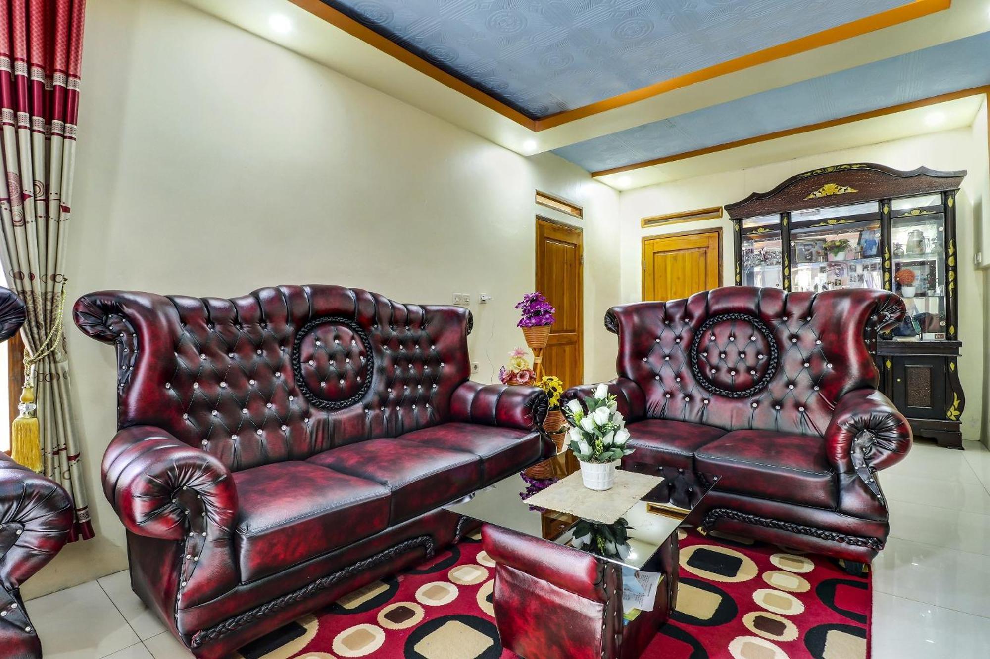 Oyo Homes 90956 Desa Wisata Guranteng Pendjalu Exteriér fotografie